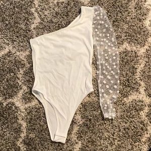 Body suit with mesh sleeve